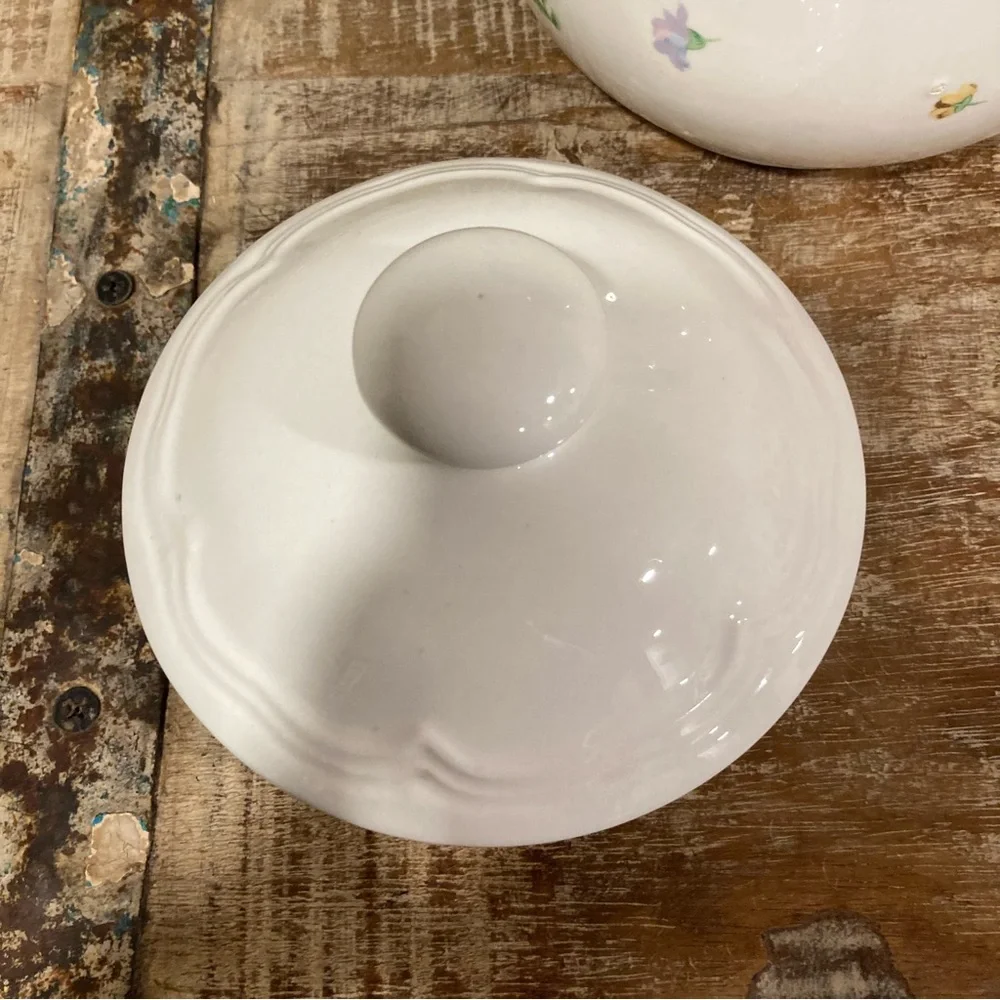 8” Tall Vintage Ceramic Canister Floral Kitchen Storage Cottagecore Flowers - Picture 5 of 12